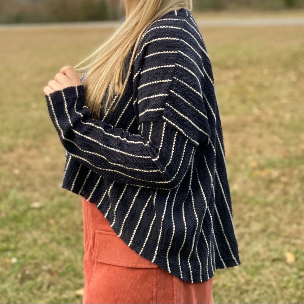 Storia NWT Hi/Lo Boutique sweater